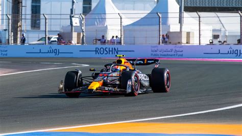 Perfekcyjna jazda w wyścigu o GP Arabii i pierwsze miejsce Verstappena Maxa!